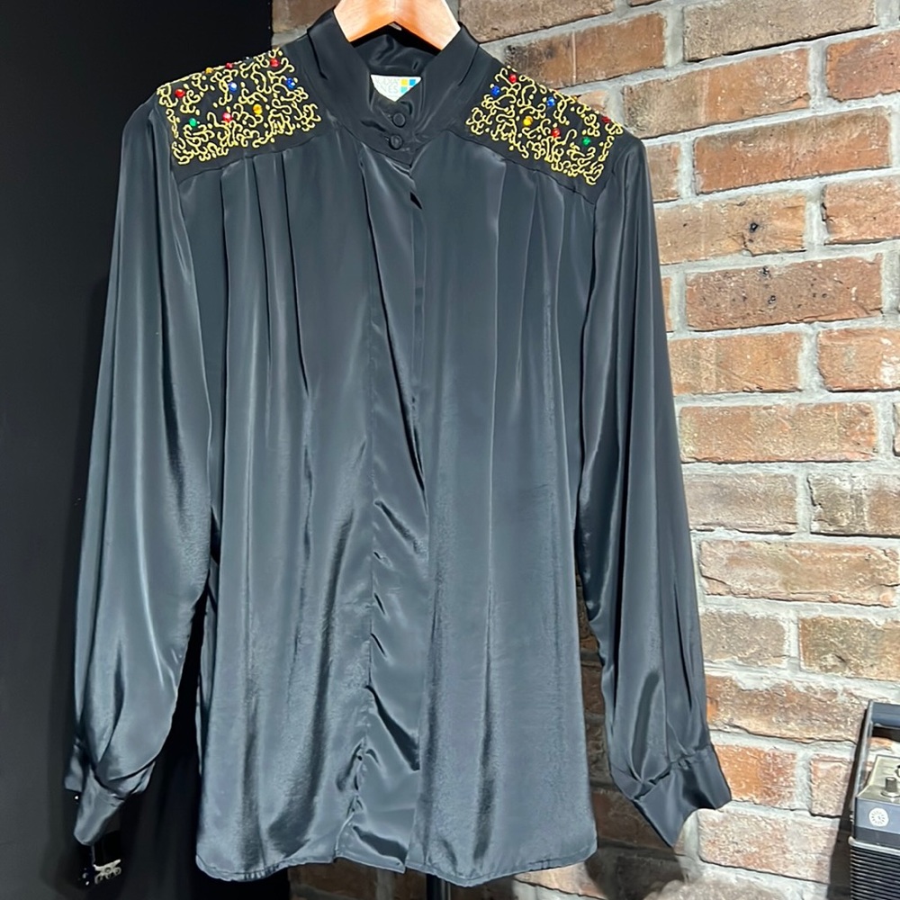 VINTAGE CLAUDIA BARNES silky blouse